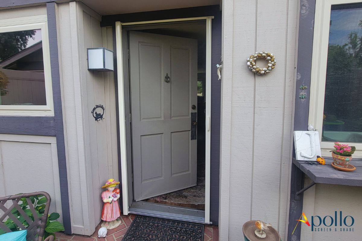 Retractable Screen - Rancho Bernardo_ CA (1).jpg